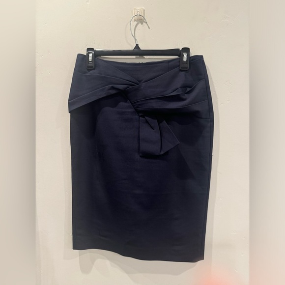 Zara Bow Pencil Skirt M lightly used 🔥🔥🔥 - Picture 2 of 2